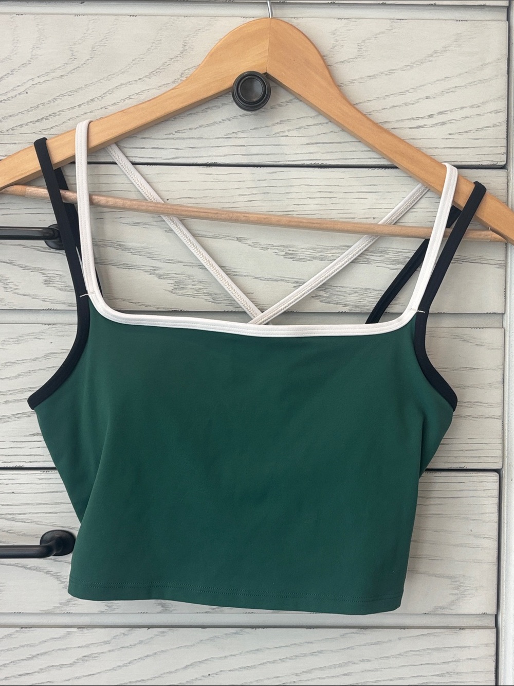 Vuori Green Cropped Tank with White and Black Trim